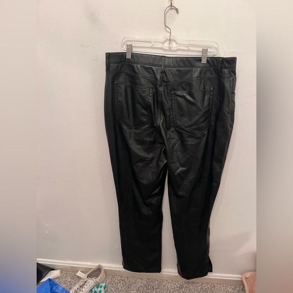 Abercrombie & Fitch 90s Straight Ultra High Rise Vegan Leather Pants 34/18R - Picture 4 of 5